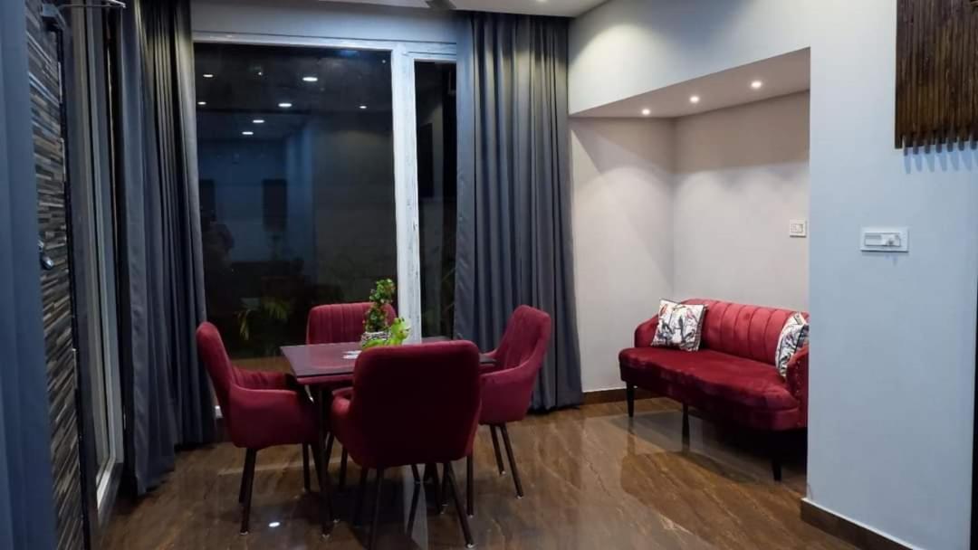 Greystone Villa, Swiming Pool , Bbq , Big Garden, Pool Table, Party Speaker, Bathtub, Kitchen, 15Mins To Golden Temple Amritsar Exterior photo