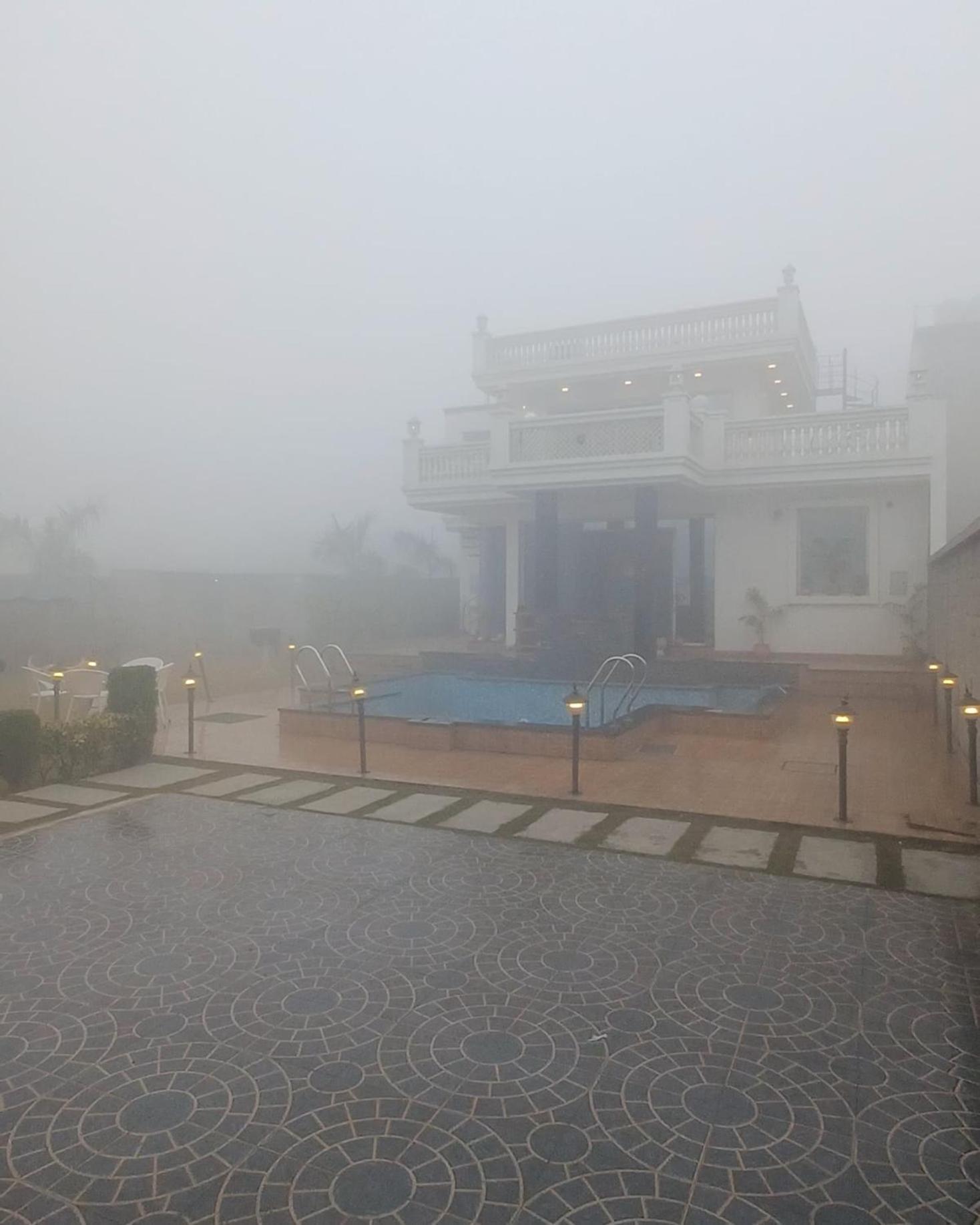 Greystone Villa, Swiming Pool , Bbq , Big Garden, Pool Table, Party Speaker, Bathtub, Kitchen, 15Mins To Golden Temple Amritsar Exterior photo