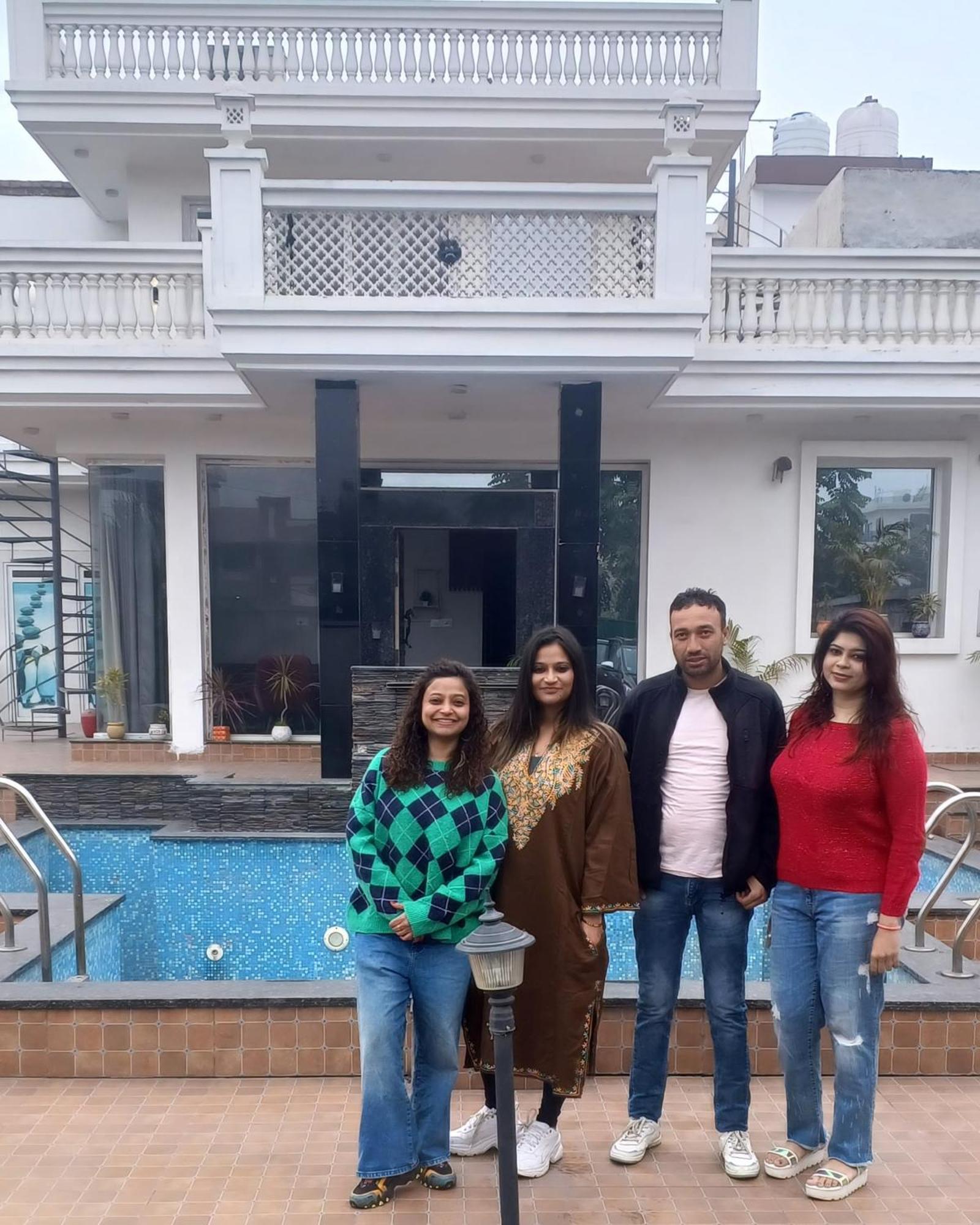 Greystone Villa, Swiming Pool , Bbq , Big Garden, Pool Table, Party Speaker, Bathtub, Kitchen, 15Mins To Golden Temple Amritsar Exterior photo