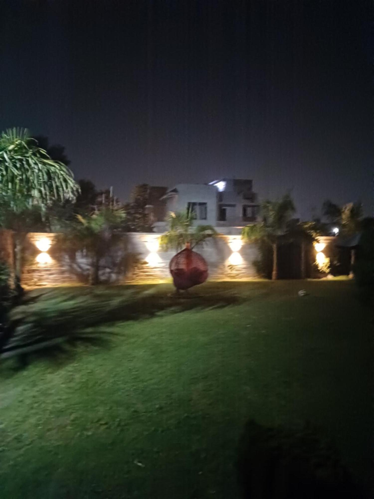 Greystone Villa, Swiming Pool , Bbq , Big Garden, Pool Table, Party Speaker, Bathtub, Kitchen, 15Mins To Golden Temple Amritsar Exterior photo