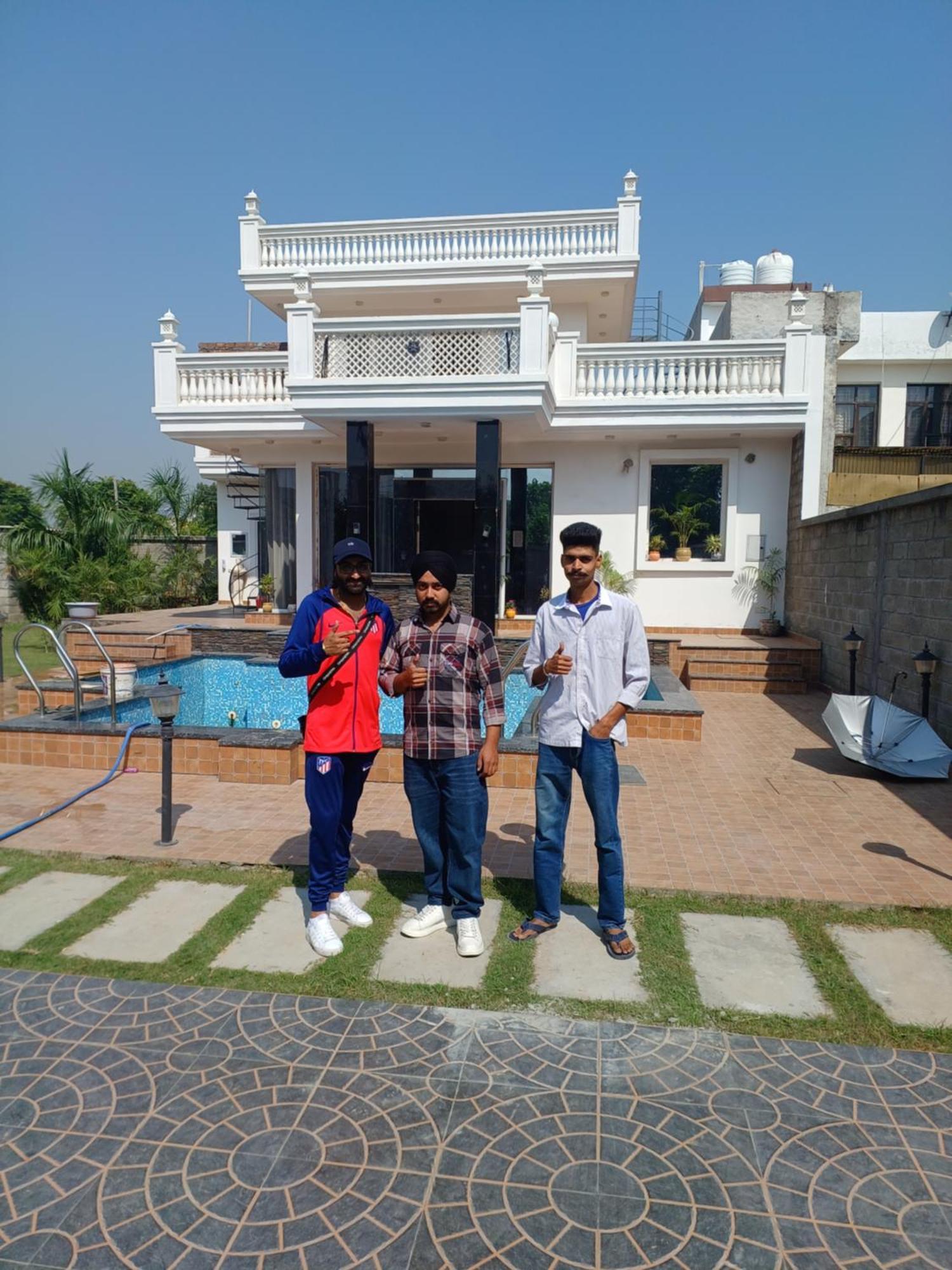 Greystone Villa, Swiming Pool , Bbq , Big Garden, Pool Table, Party Speaker, Bathtub, Kitchen, 15Mins To Golden Temple Amritsar Exterior photo