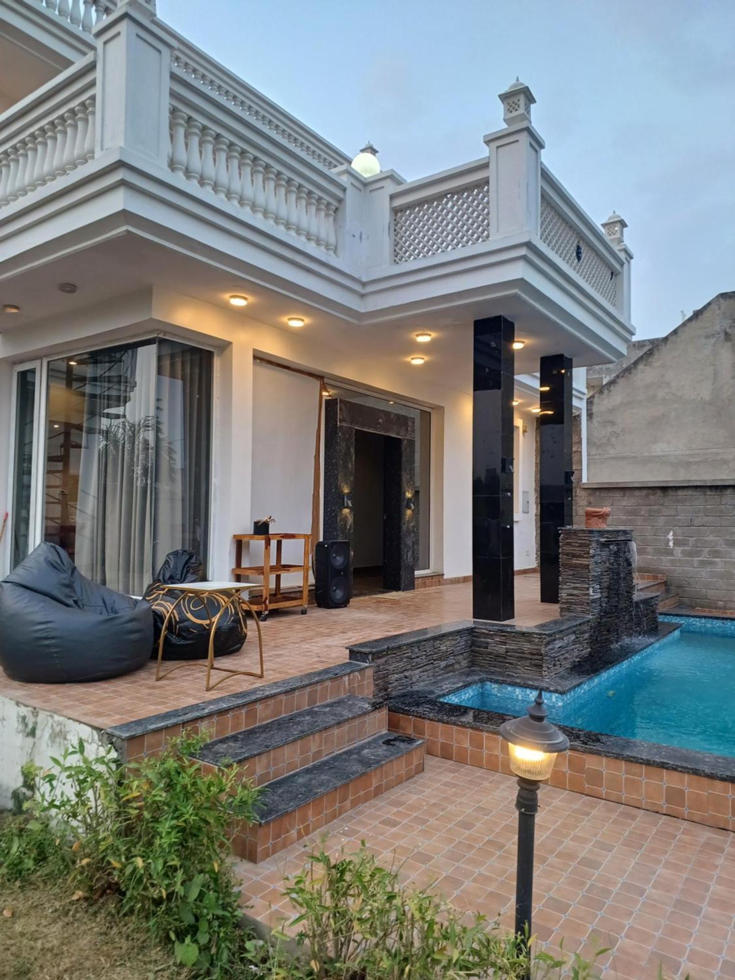 Greystone Villa, Swiming Pool , Bbq , Big Garden, Pool Table, Party Speaker, Bathtub, Kitchen, 15Mins To Golden Temple Amritsar Exterior photo